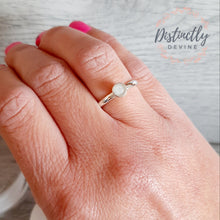 Load image into Gallery viewer, Cremation Ash Ring | Round